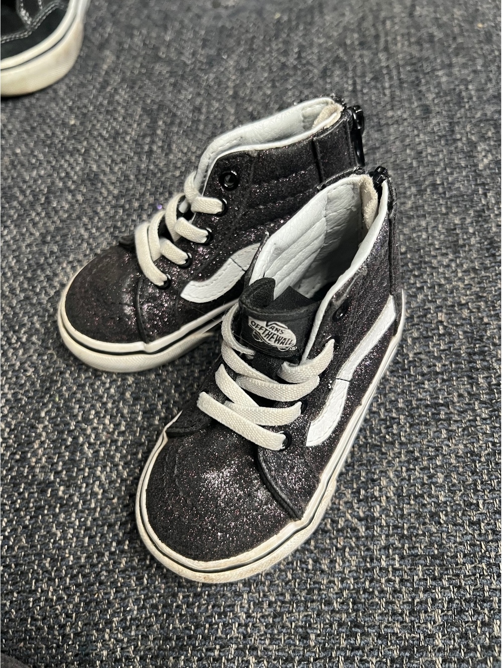 Vans toddler glitter size 5 Sk8-Hi zip sneakers black
